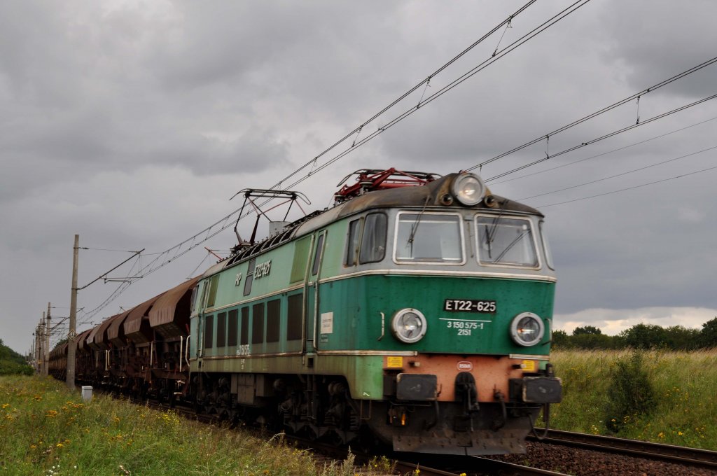 ET22 625 in Strzebielewo Pyrzyckie (09.08.12)
