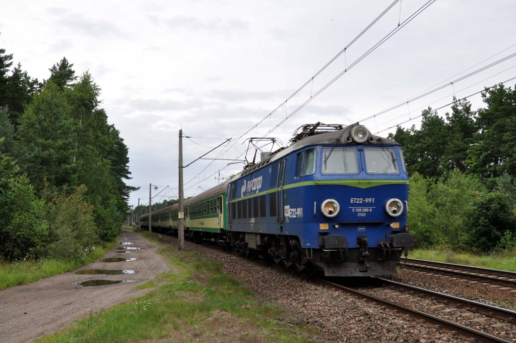 ET22 991 bei Ładzin(Wolin) in Richtung Szczecin (10.08.2012)