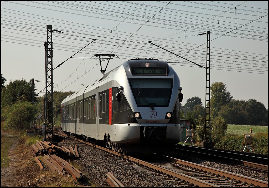ET23005 ist als ABR33819 (RB40  Ruhr-Lenne-Bahn ) nach Hagen unterwegs. (27.09.2009)