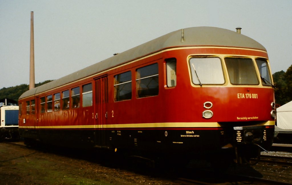 ETA 176 001 auf der Fahrzeugschau  150 Jahre deutsche Eisenbahn  vom 3. - 13. Oktober 1985 in Bochum-Dahlhausen.