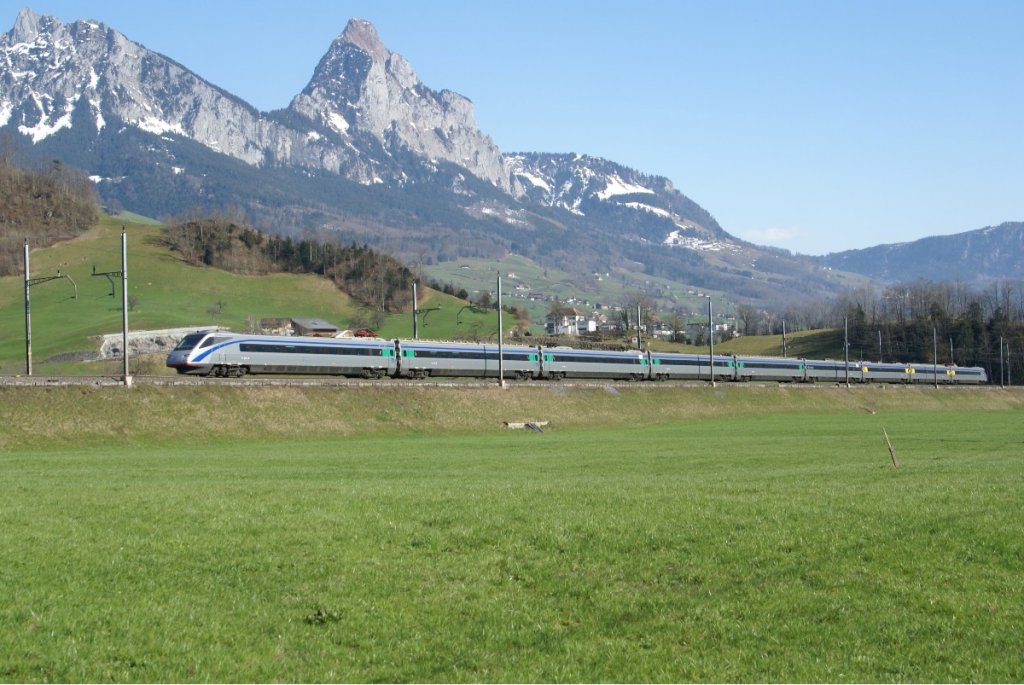 ETR 470 006 befindet sich am 24.3.10 in Steinen.