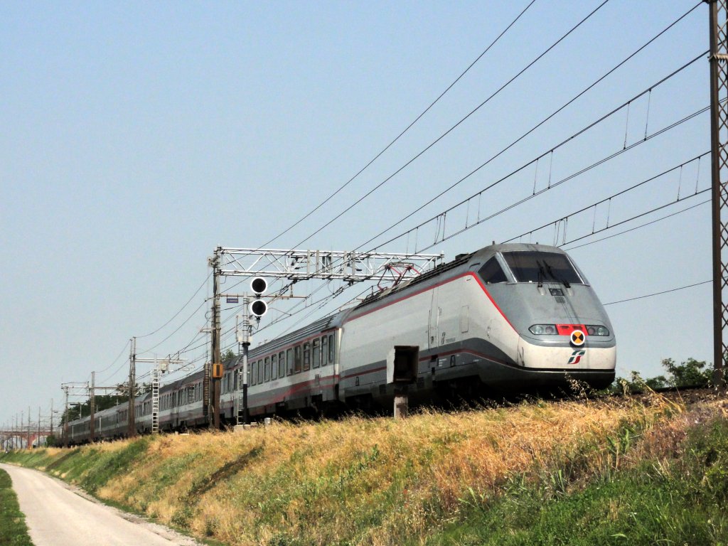 ETR 500 mit Eurostar City bei Grisignano di Zocco am 22.06.2011