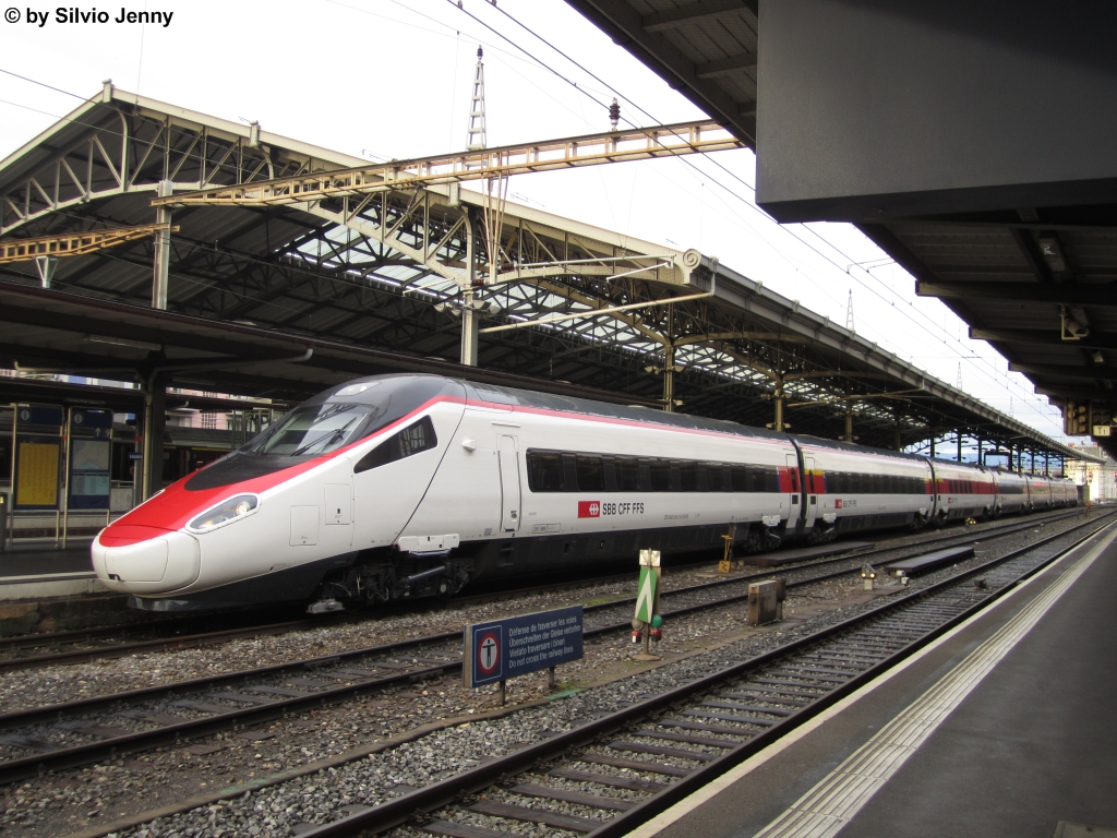 ETR 610 013 am 4.11.2012 in Lausanne als EC 37 nach Venedig.