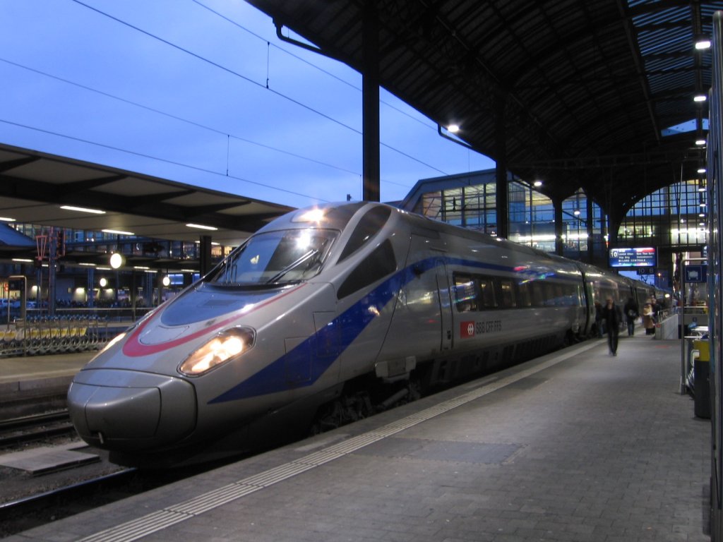 ETR 610 wartet am 21.Januar in Basel auf seine Abfahrt nach Mailand.