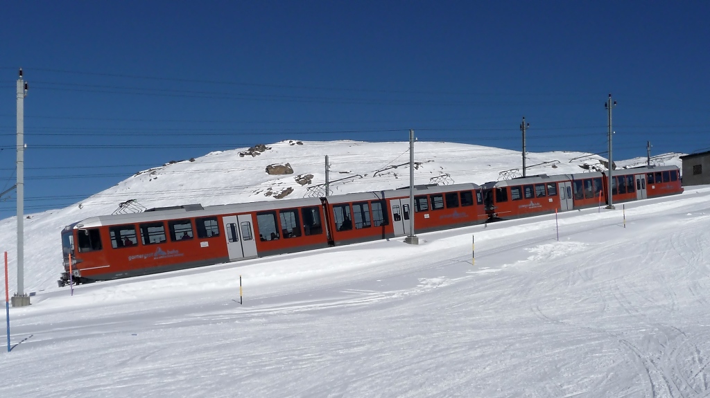 Etwa 70 Promille Neigung sind nicht wirklich steil, wenn man Zahnstangen hat... (16.3.2010)