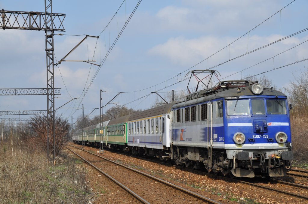 EU07 153 mit einem IC bei Katowice-Załęże in richtung Katowice Głwny (14.04.2012)