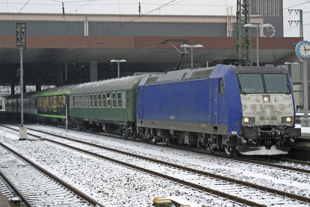 Eurobahn 185-CL 002 am 13.2.10 mit RE 13 Ersatzverkehr in Dsseldorf Hbf
