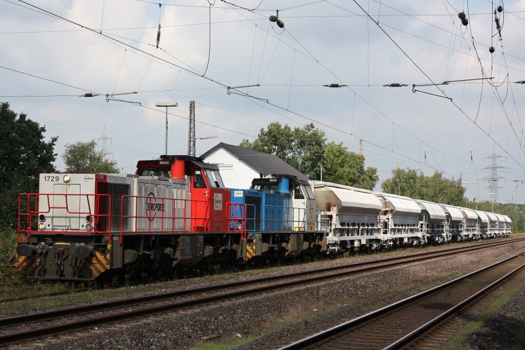 Europorte 1729+1722 am 31.8.11 mit einem Kalkzug aus Frankreich auf dem Weg ins Angertal.Hier bei einem Halt in Ratingen-Lintorf.
