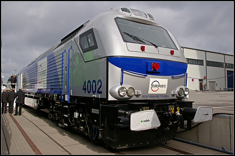 Europorte 4002 zeigt sich dem Publikum. Die Lok geh�rt zur EURO 4000-Serie von Vossloh (NVR-Nummer 92 87 0004 002-7 F-BRILL, EBA 05 F 02 K 002; INNOTRANS 2010 Berlin 21.09.2010)