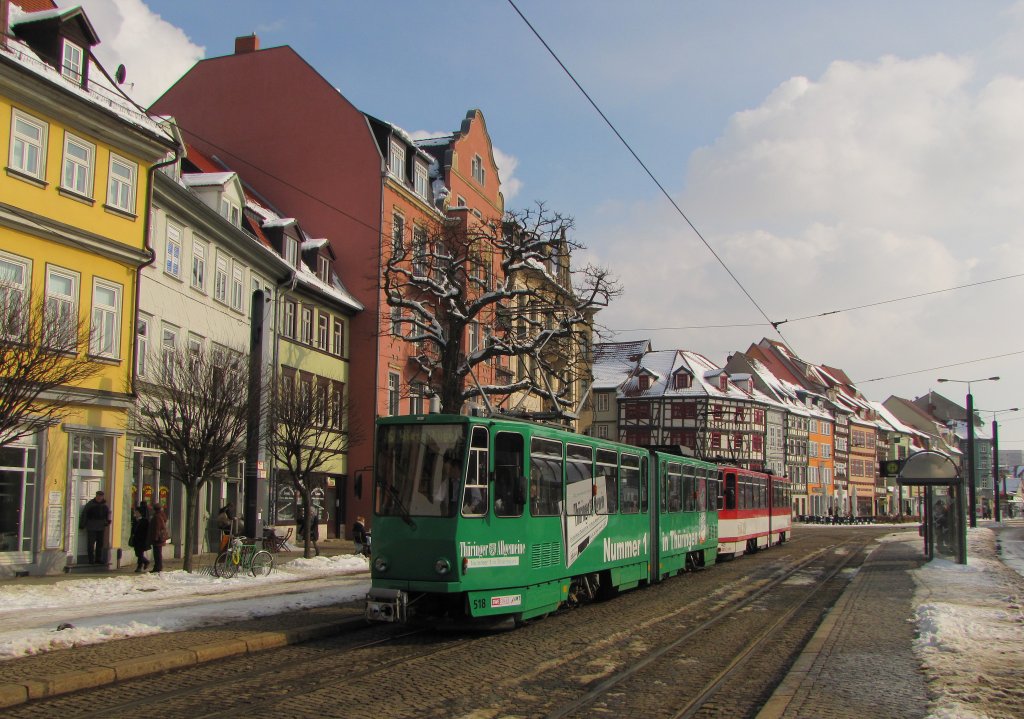 EVAG 518 + 405 als Linie 6 (Domplatz Sd - Wiesenhgel), am 14.03.2013 an der Haltestelle Domplatz Nord. Wegen den Bauarbeiten zwischen Anger und Fischmarkt verkehrt auch die Linie 6 bis Ende November 2013 mit vernderter Linienfhrung.