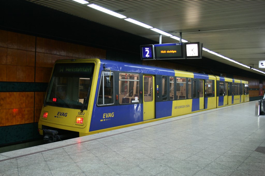EVAG 5222 auf Werkstadtfahrt am Berliner Platz in Essen am 9.12.2009.