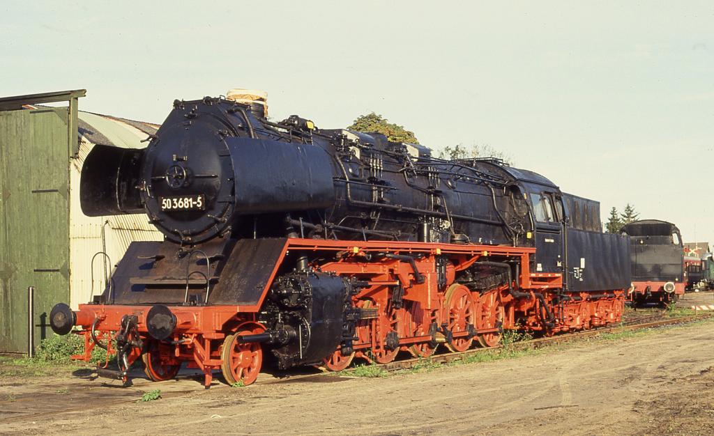 ex Dampflok 503681 der DR - hier am 6.9.1992 
gehrt die Lok zum Museumsbestand in Beekbergen (NL).