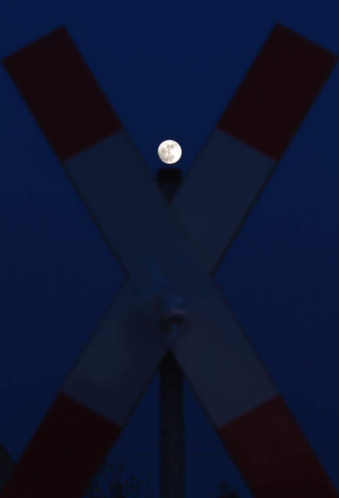 Experiment - Indirekt ,,beleuchtetes’’ Andreaskreuz - 05.04.2012