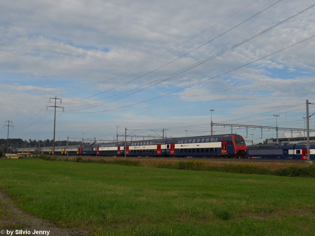 EXT 33624 Frauenfeld - Zrich mit fhrendem Bt 50 85 26-33 905-8 am 22.8.2010 bei der Unterhaltsanlage Oberwinterthur