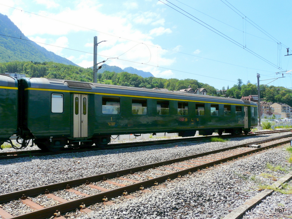 Extrazug.ch - ex BLS Personenwagen 1 Kl. A 50 63 18-33 807-2 in Bouveret am 23.06.2012