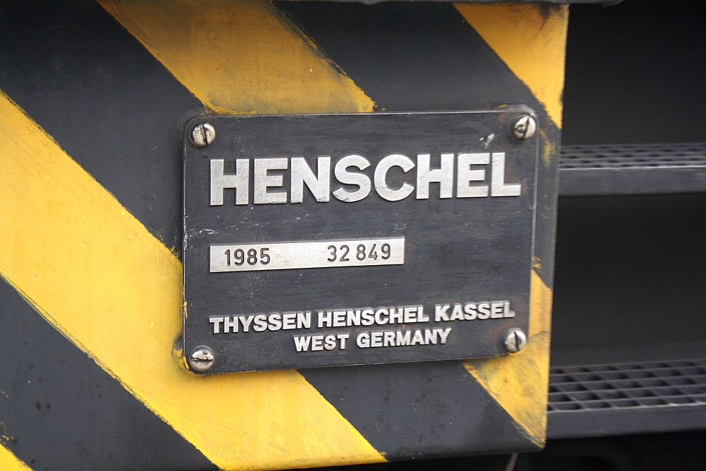 Fabriksschild der HAS 79 (C, dh, Henschel, Bauj.1985, Fab.Nr.32849); Bf. Thon Buri am 13.Mrz 2011.
