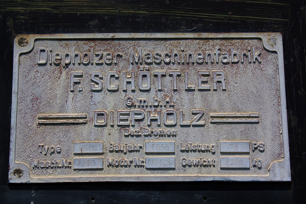 Fabriksschild der TPI-Ko Kha No.10 (B-dm, 750mm, DIEMA - Type DS60, Bauj. 1956, Fabr.Nr. 1919) am 25.Oktober 2011 in Ko Kha.