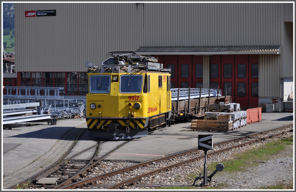 Fahrleitungsunterhalt Xmf 9917 in Landquart. (08.08.2012)