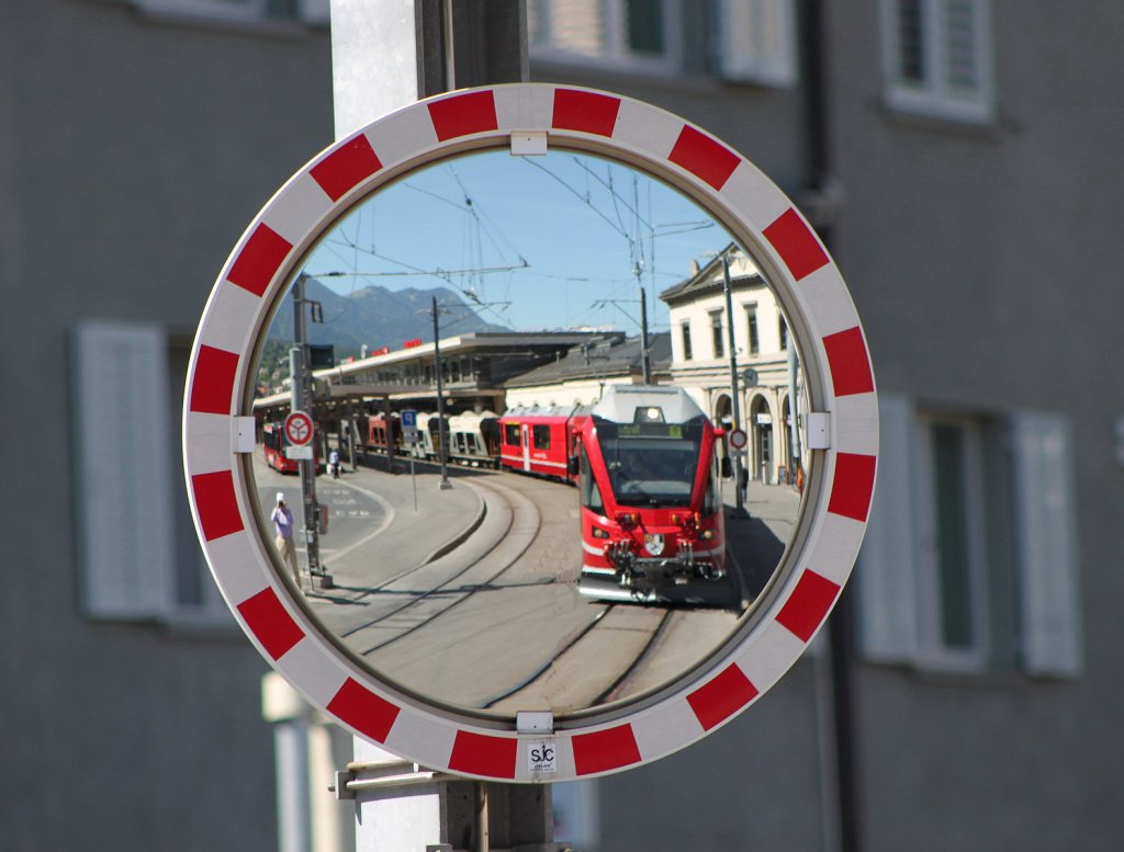Fahrplanmssige Ausfahrt des 11.08h Regio nach Arosa in Chur.09.05.11

