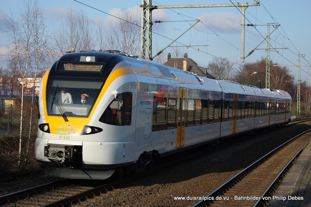 Fahrplanwechsel in Duisburg: Die Eurobahn ersetzt mit Ihren Flirts (428er) die 426er der DB Regio f�r den RE3 (D�sseldorf - Hamm) / Aufgenommen am 13. Dezember 2009 um 12:58 Uhr in Duisburg Gro�enbaum