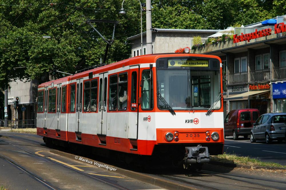 Fahrschulwagen 2035 auf der Hahnenstrae am 14.07.2013.