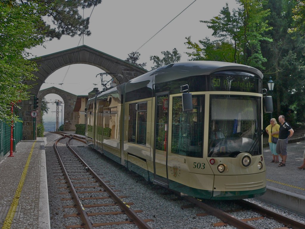 Fahrzeug der Pstlingbergbahn auf dem Pstlingberg vor der Abfahrt zum Linzer Hauptplatz. (26.08.2009)