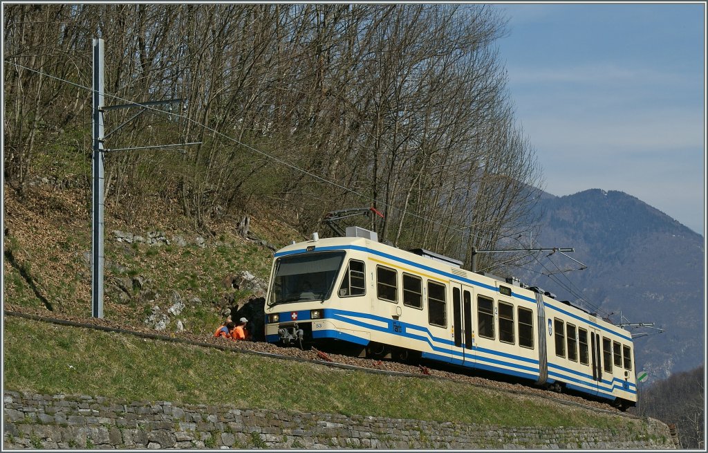 FART Regionalzug 316 nach Camedo kurz vor Corcapolo am 24. März 2011.