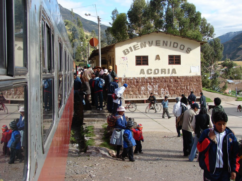 FCHH historisch : #436 ( MLW, Canada M.6078.03 / 1974, Type Alco DL535B, CoCo ) h�lt in Acoria auf dem Weg nach Huancayo - 29/04/2007