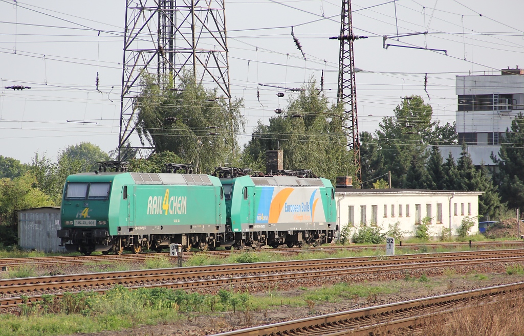 Feierabend! 145-CL 003 und 185 549-3 waren am 25.08.2011 in Grokorbetha abgestellt.