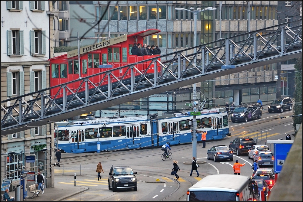Feierabendimpressionen - Zrich im Mrz 2011. Polybahn und Straenbahn zur abendlichen Rushhour.