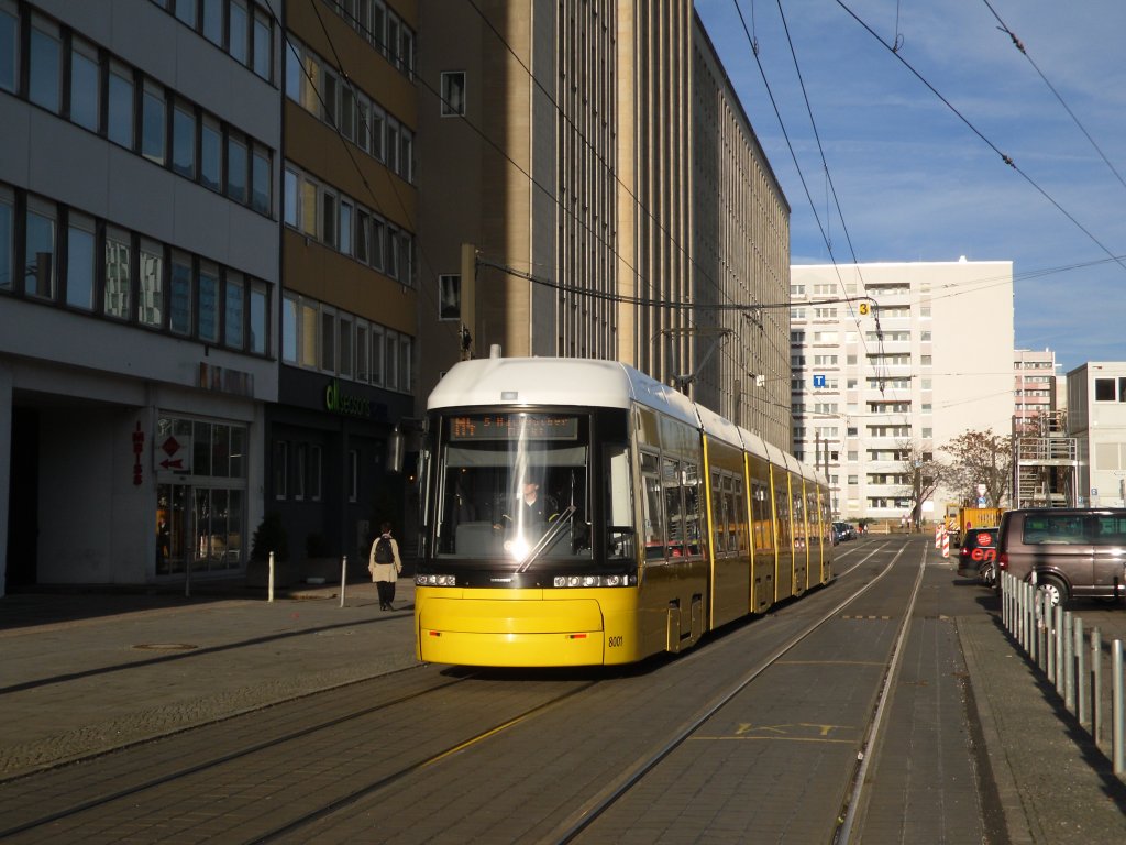 Flexity 8001 auf der M4 am 14.11.2010 am Alexanderplatz