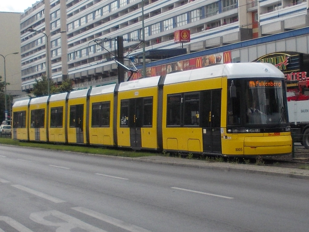 Flexity BVG Wagen 8005 als M4 Falkenberg am Alexanderplatz (13.06.13)