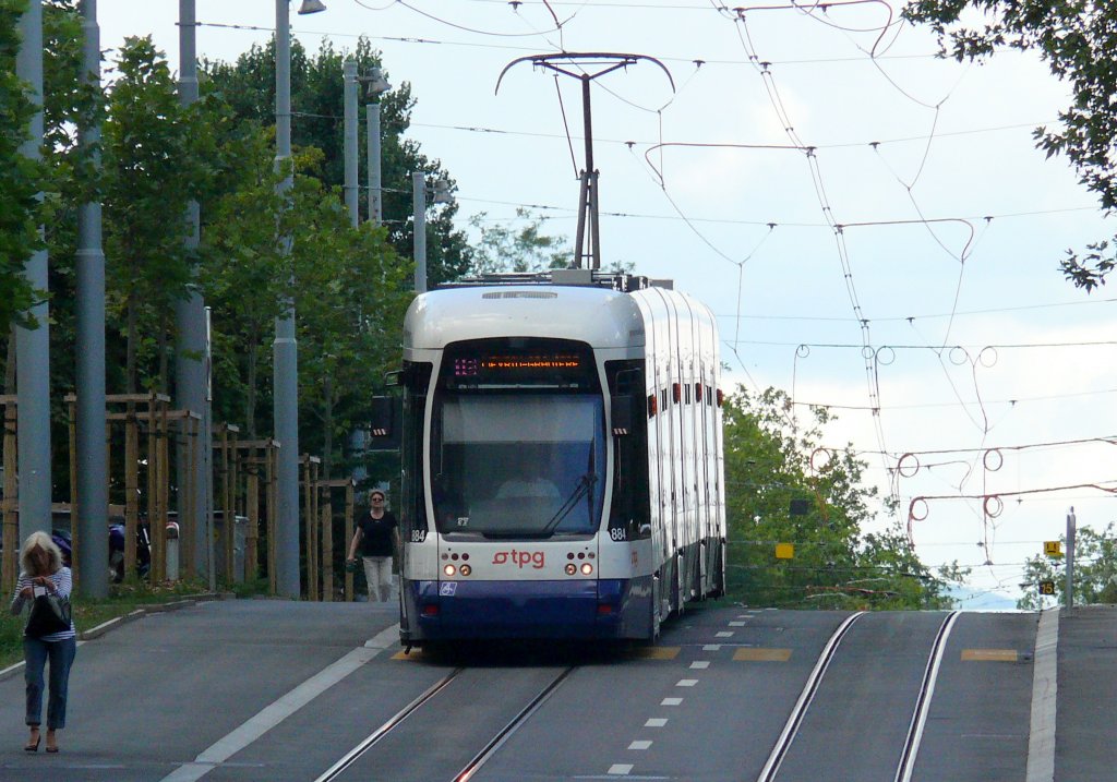 Flexity Outlook  Cityrunner  884 auf der Linie 16 vor der Endhaltestelle Meyrin-Gravire am 03.08.10