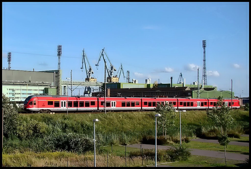 Flirt  RE33217 nach Sassnitz, auf dem Rgendamm  Stralsund am 14.08.09 