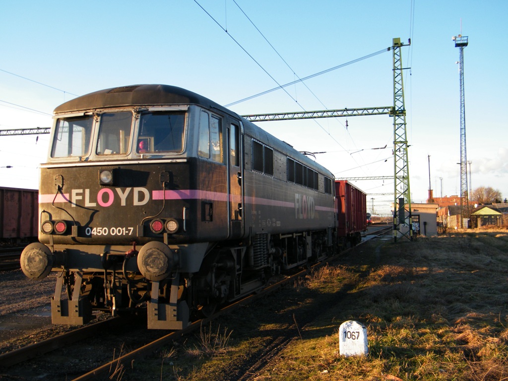 Floyd 0450 001-7 am Bahnhof Rajka, am 15. 01. 2011. 