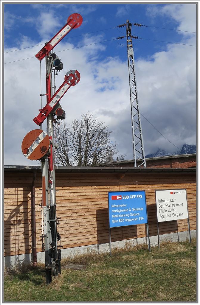 Flgelsignal, wie es sie frher in der Schweiz gab. (19.03.2013)
