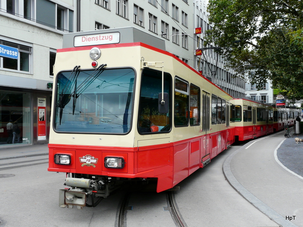 Forchbahn - 100 Jahr Feier .. Triebwagen Be 8/8 21 mit Be 8/8 als Dienstzug in der Endhaltestelle Zrich Stadelhofen am 02.09.2012 
