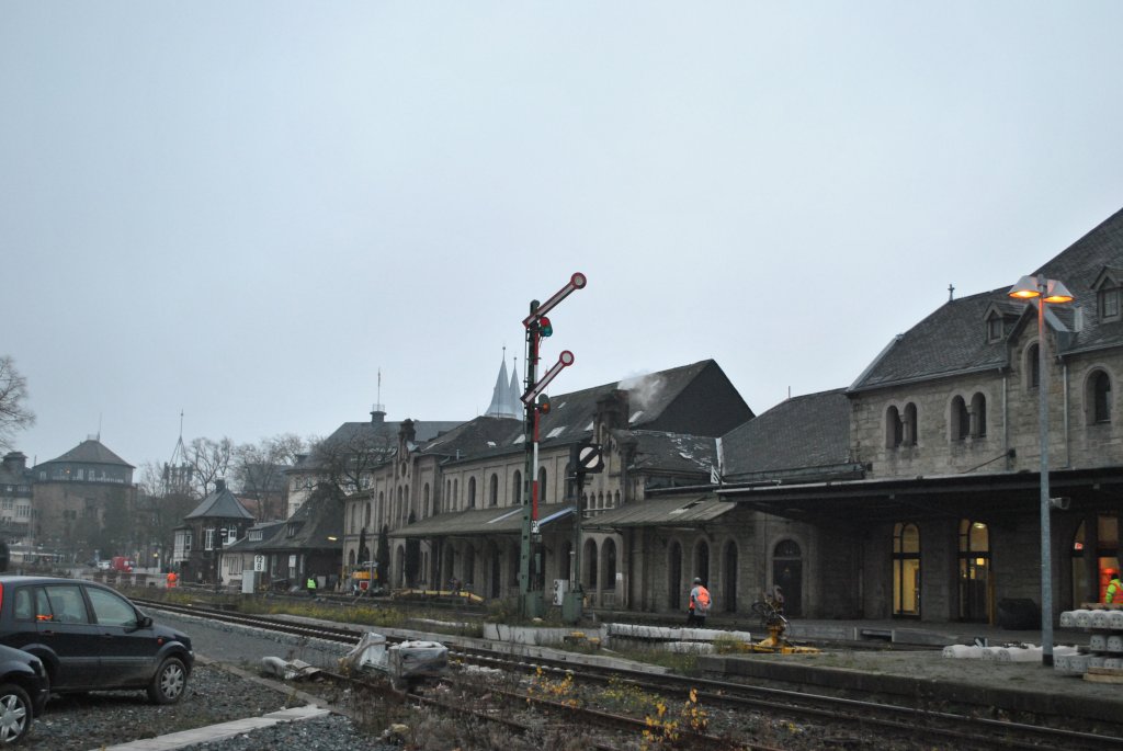 Formsignal in Bahnhof Goslar, am 21.11.2010, auf Ausfahrt ca. 40 Km/h.