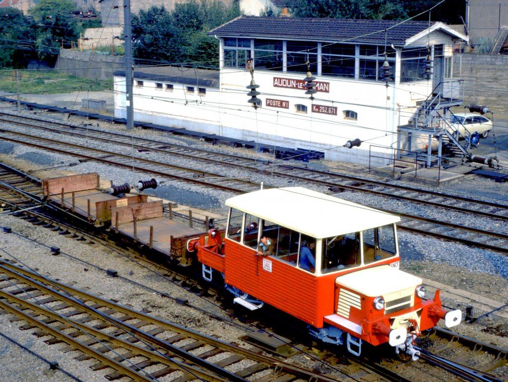 Frankreich, Meurthe-et-Moselle, Audun-le-Roman, die SNCF Draisine DU M65 im Bahnhof von Audun-le-Roman, Scan eines Dias aus dem Jahr 1975