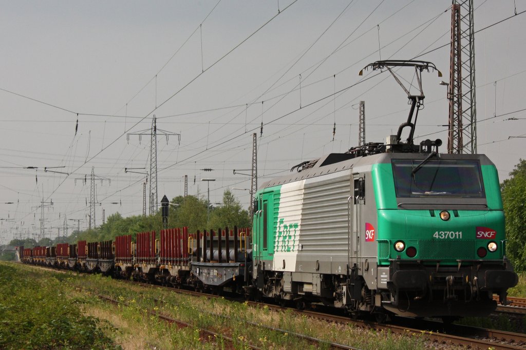 FRET 437011 am 16.4.11 in Ratingen-Lintorf.