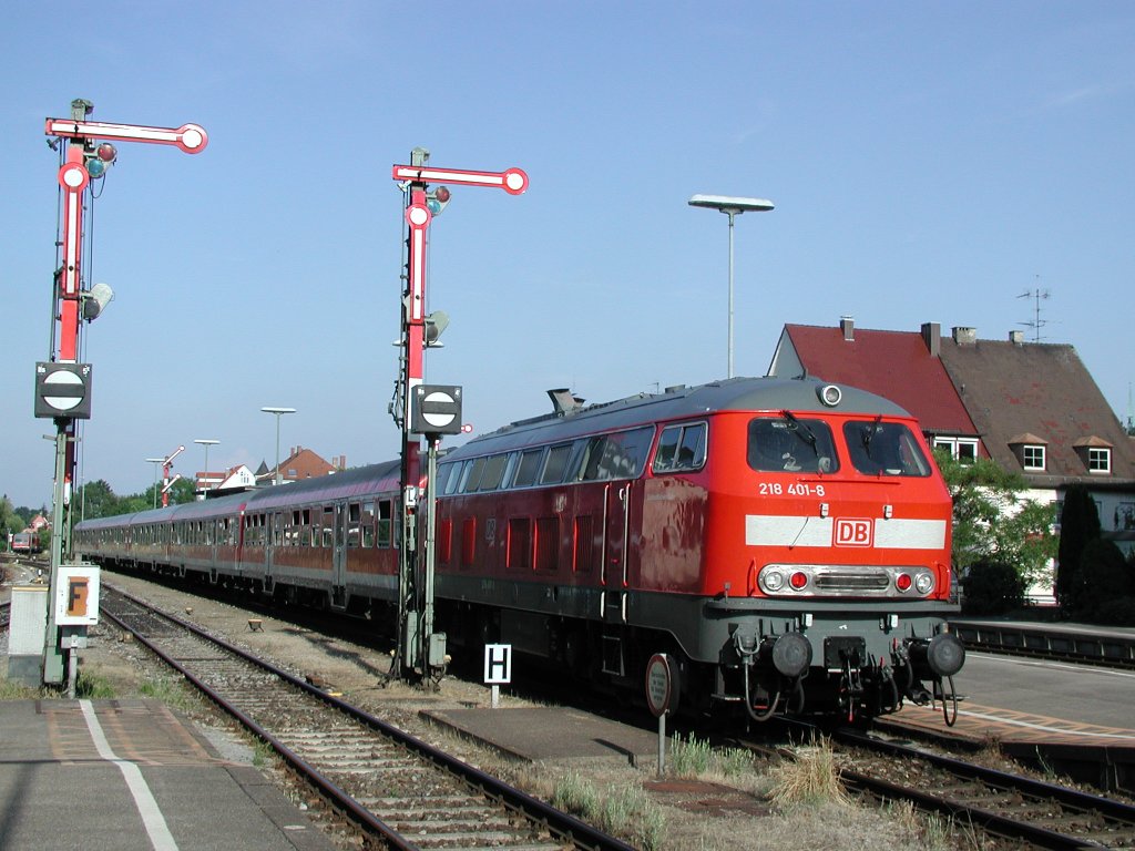 Friedrichshafen Hbf - 06/2002 - 218 401-8