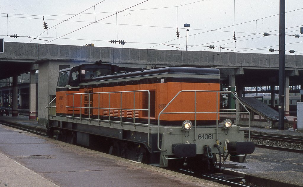 Frisch lackiert pr�sentierte sich im September 1989 in Metz die 64061. Nikon F301-Scan vom Dia. 