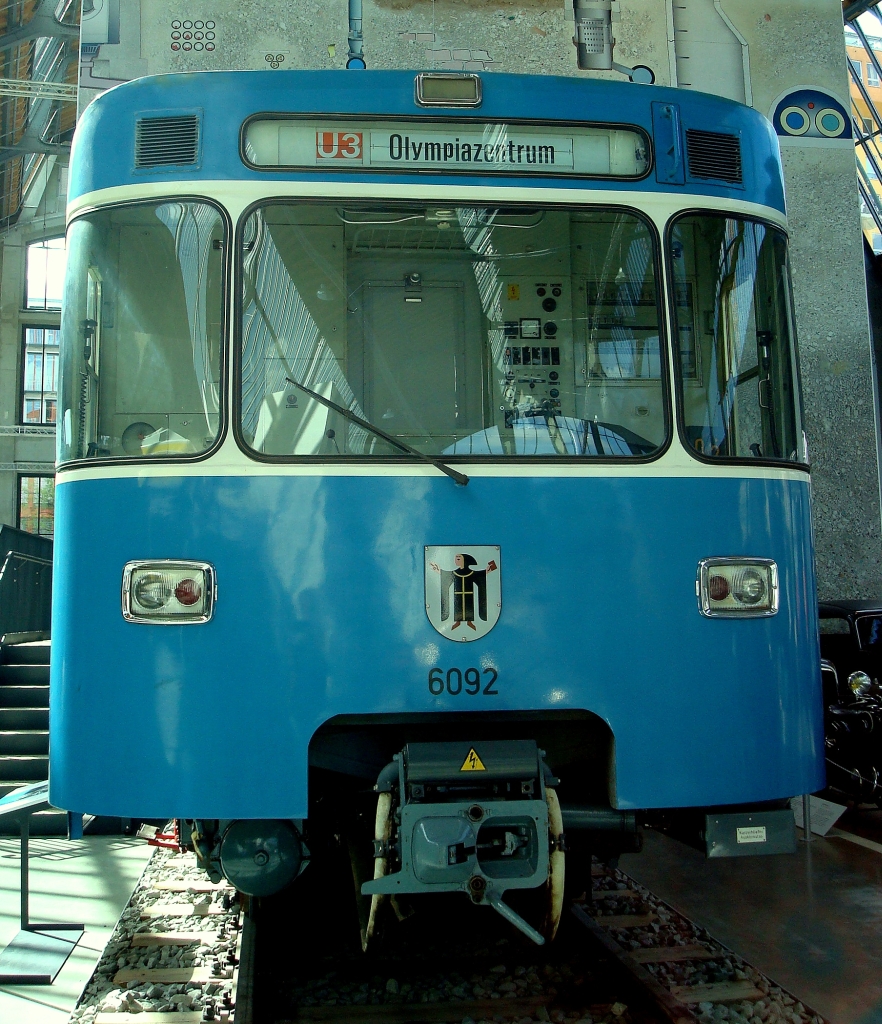 Front eines Triebwagens der Mnchener U-Bahn aus der ersten Serie im  Verkehrszentrum  des Deutschen Museums Mnchen, 30.4.2011 