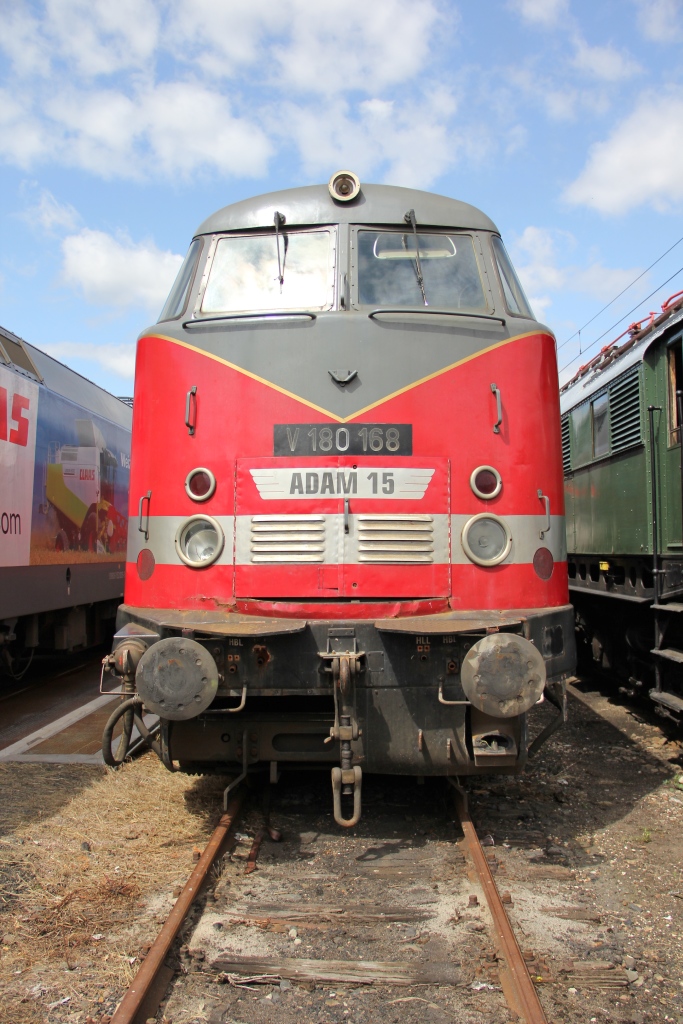 Frontansicht der leicht verunfallten V 180 168. Aufgenommen am 23.07.2011 am Tag der offenen T�r bei Uwe Adam in Eisenach.