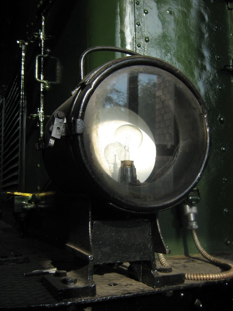 Frontlampe der BR95 02 der DR, am 16.09.2012 aufgenommen im Bw Arnstadt historisch in Thringen.