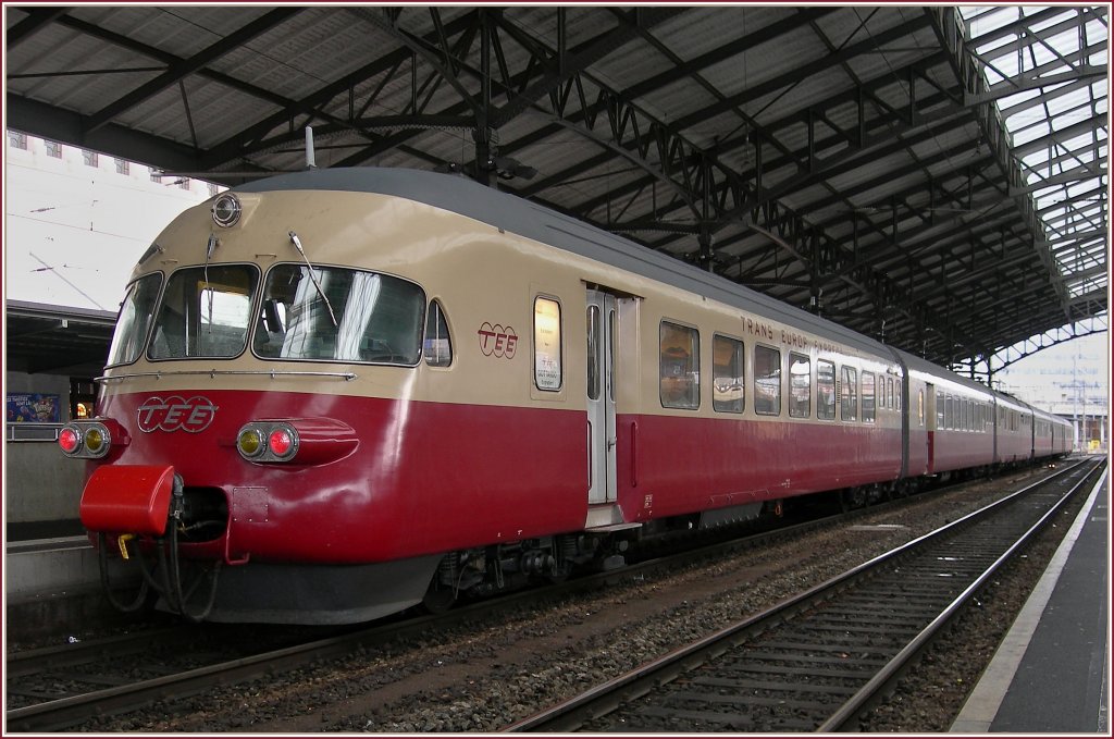 Frher (von 1961 - 1974) tglich als TEE Cisalpin Milano - Paris in Lausanne Gast, waren die RAe TEE II schon was besonders, um so mehr heute, wenn sich mal der RAe TEE II 1053 in Lausanne zeigt. 
9. April 2013