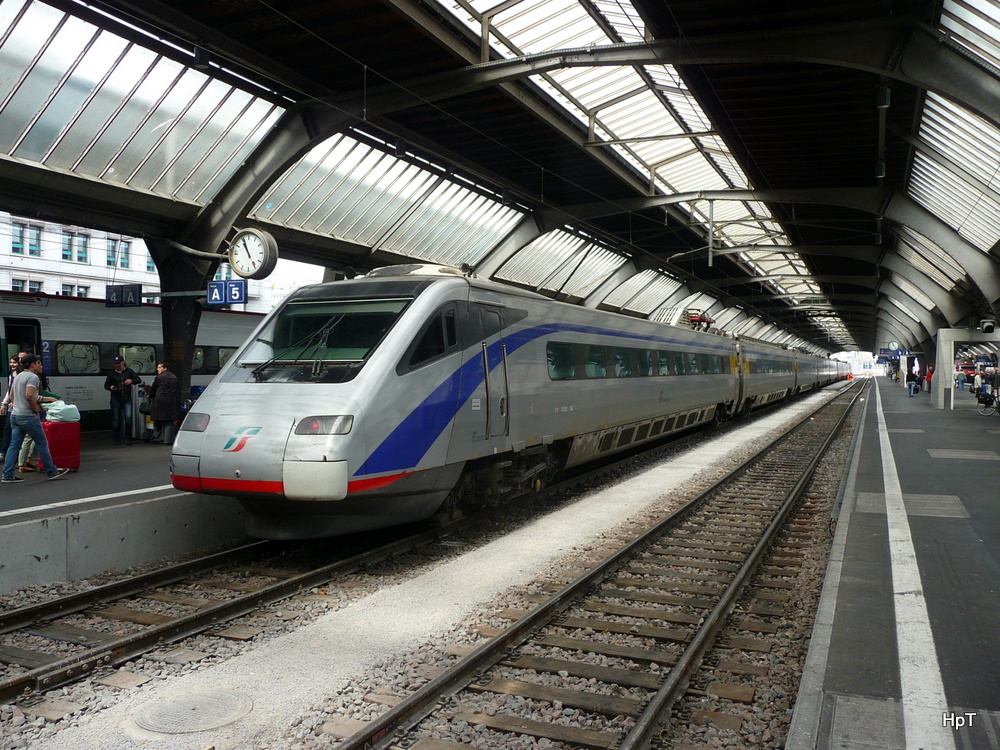 FS -  ETR 470 ... im Hauptbahnhof Zrich am 23.07.2011
