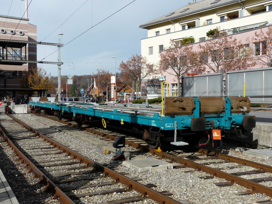 FS - Zweiteiliger Gterwagen Typ Laadgrs 21 83 430 1 869-2 abgestellt im Bahnhof Spiet am 21.11.2009