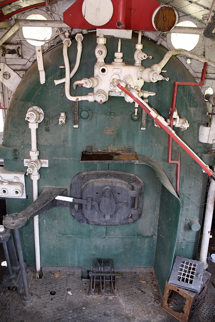 Fhrerstand der 943 (1'D1'-h2, Mitsubishi/Japan, Bauj. 1950, Fabr.Nr. 691). Chatuchak Park am 19.Mrz 2011.