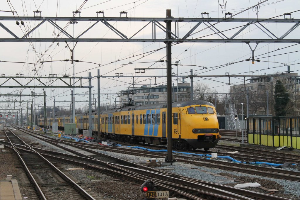 Fnf abgestellte plan V’s in Zwolle am 20-12-2012. Leider gibt es nicht viel Einsatz von diese alte Triebwagens mehr.